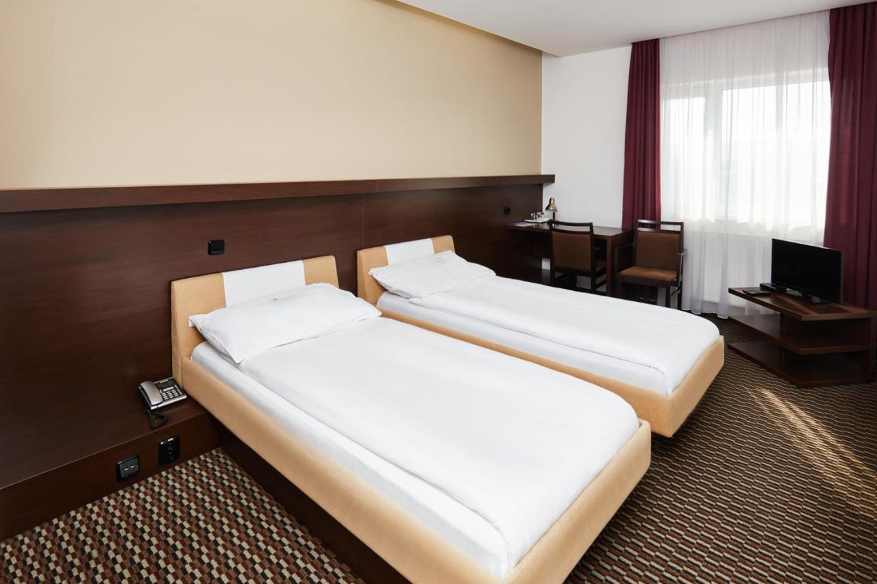 Hotel Rottal Otrokovice Zimmer foto
