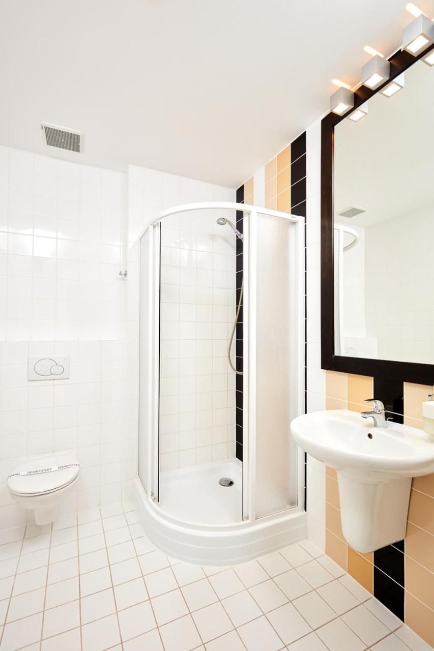Hotel Rottal Otrokovice Zimmer foto