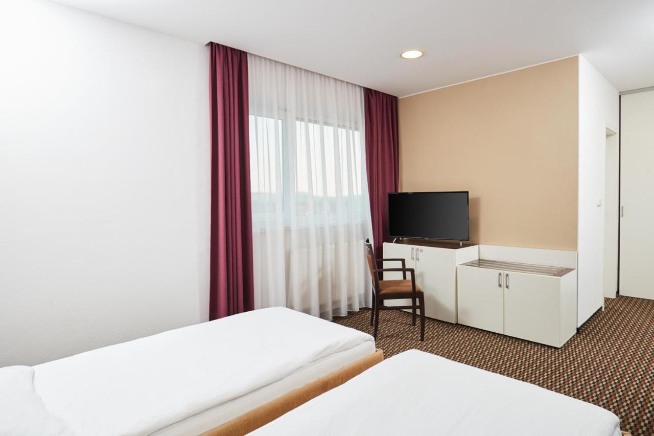 Hotel Rottal Otrokovice Zimmer foto