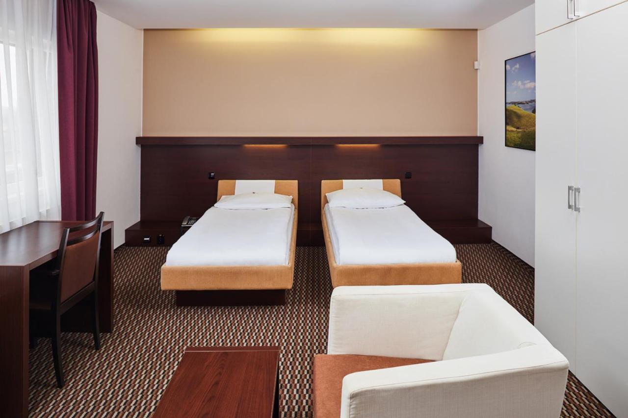 Hotel Rottal Otrokovice Zimmer foto